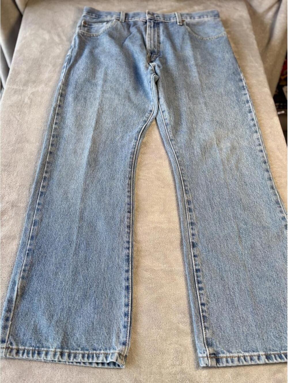 Levi’s 517 Mid-Rise Bootcut Jeans Medium Wash Denim 36x30